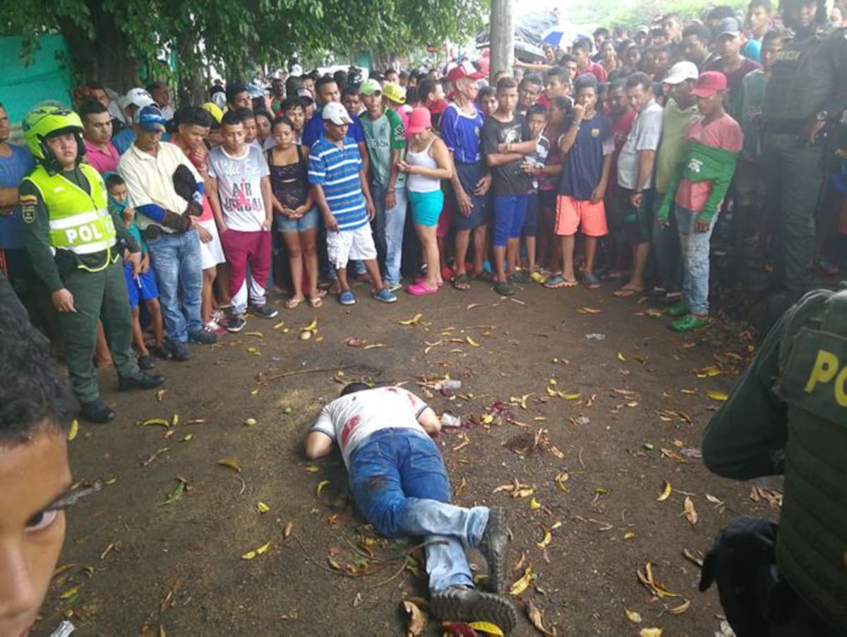 Un comerciante de carros muerto y otro herido fue el saldo de la balacera. El Universal.
