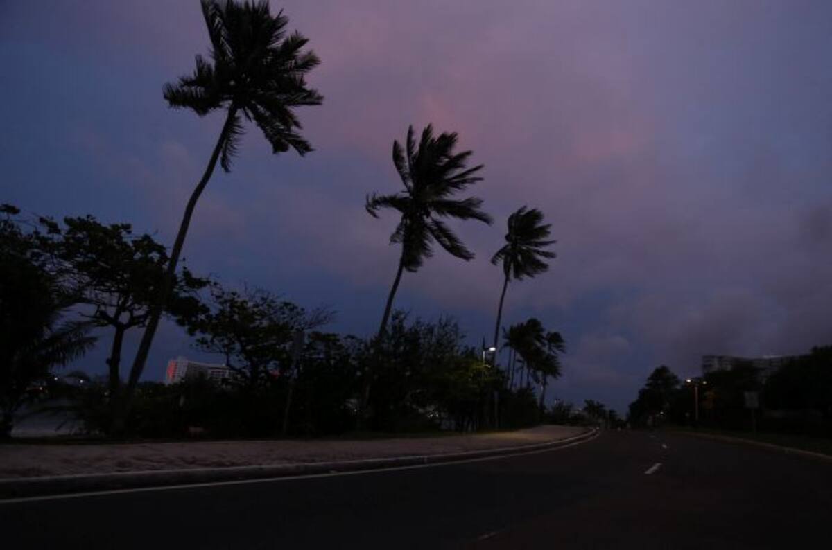 De continuar la trayectoria que acerca el ojo del huracán a la costa noreste dominicana, el país se colocaría ante "una situación de grave peligro.