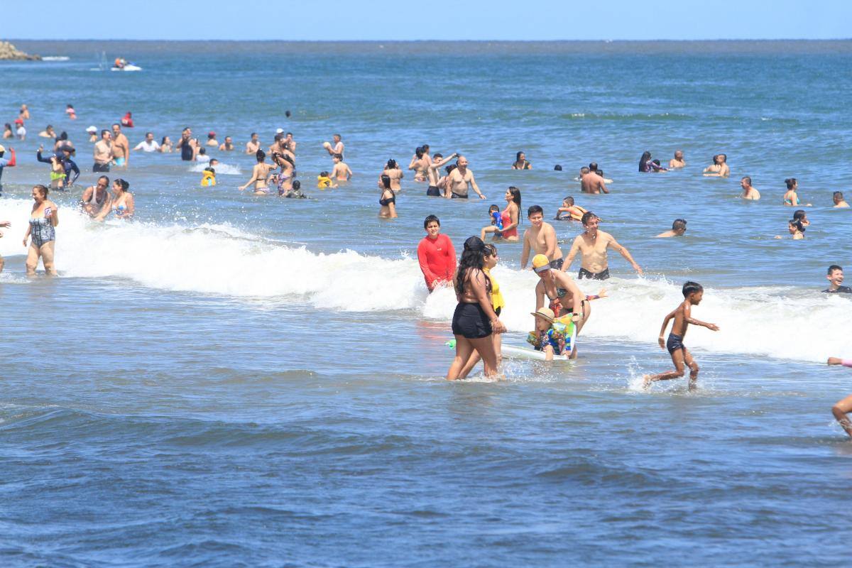 Niños, pólvora y mar, a tener mucho cuidado