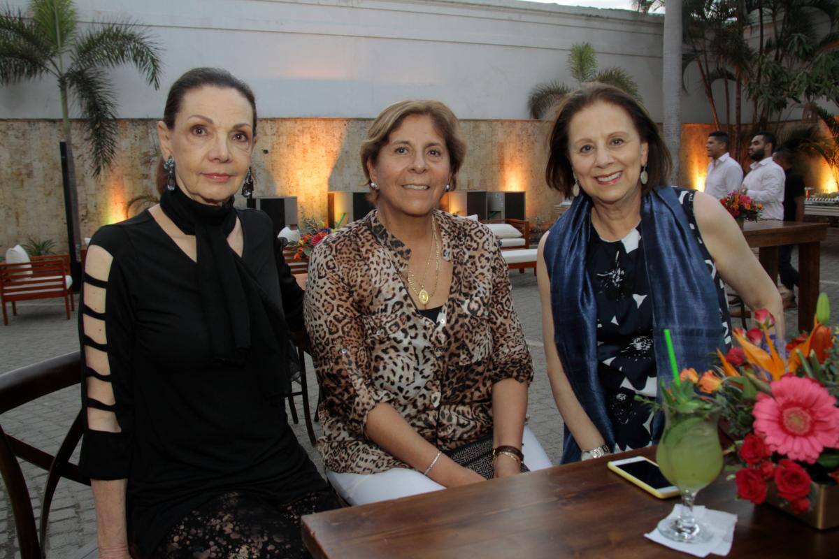 Helena Mogollón, María Cristina de Campo y Sonia Durán de Infante.