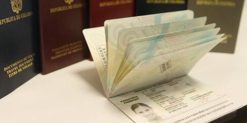 Admiten demanda de Thomas Greg & Sons por licitación de pasaportes