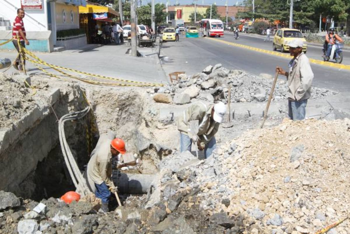 La Gerencia de Transcaribe aclara que la demolición y reconstrucción de placas en los sitios donde se instalan los empalmes, corren por cuenta del constructor del cuarto tramo del macroproyecto. JULIO CASTAÑO BELTRÁN - EL UNIVERSAL