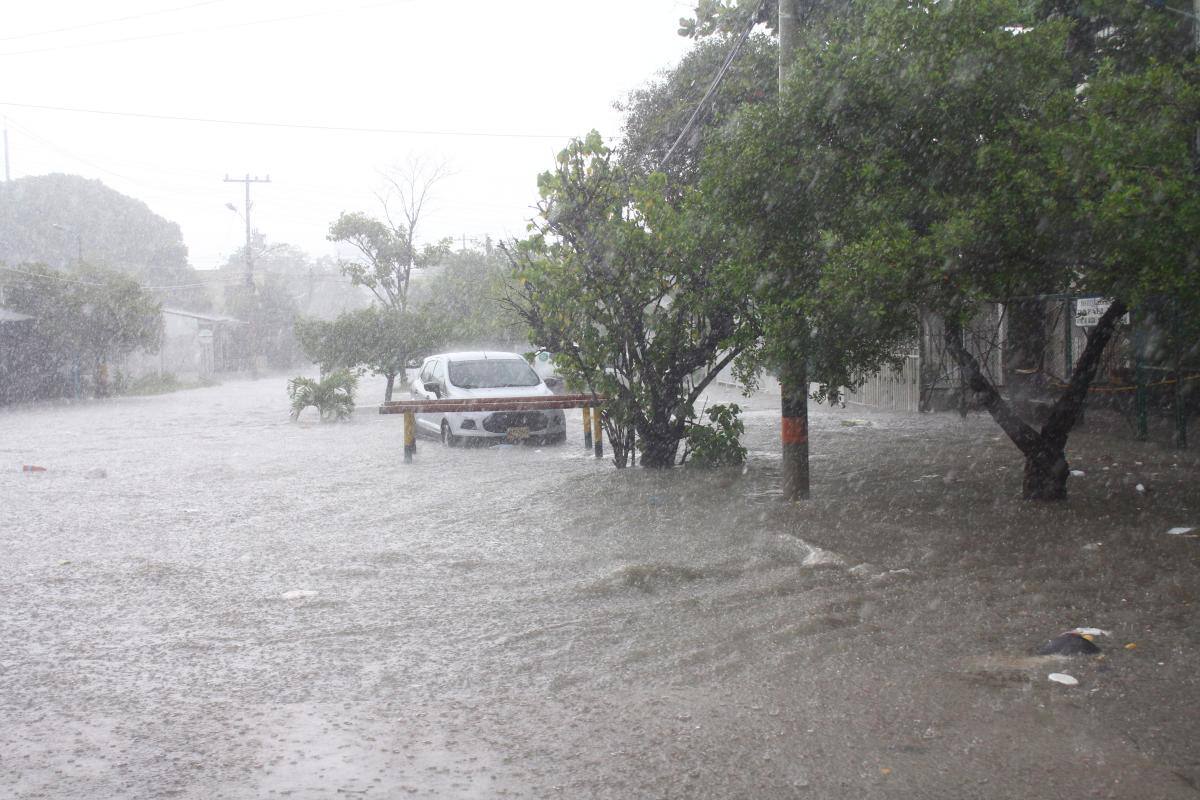 Arranca pago de $500 mil a afectados por las lluvias en Cartagena