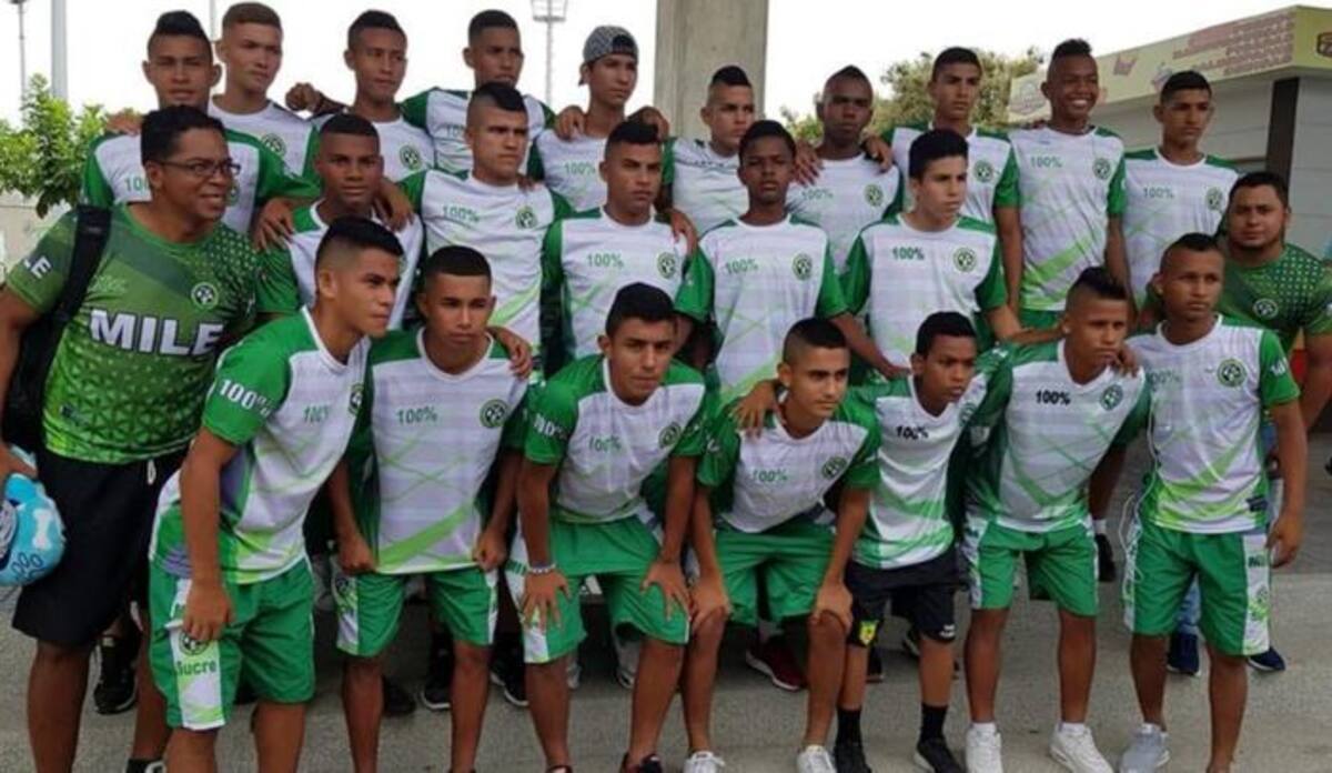 Selección Sucre de Fútbol categoría Juvenil, dirigida por el profesor Osnar Acuña Cardales. Manuel Santiago Pérez.