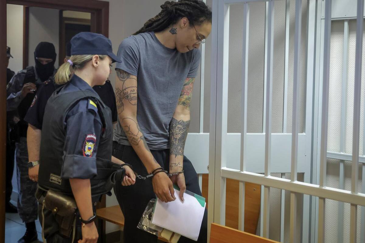 EE. UU. intercambia a criminal ruso por la basquetbolista Brittney Griner