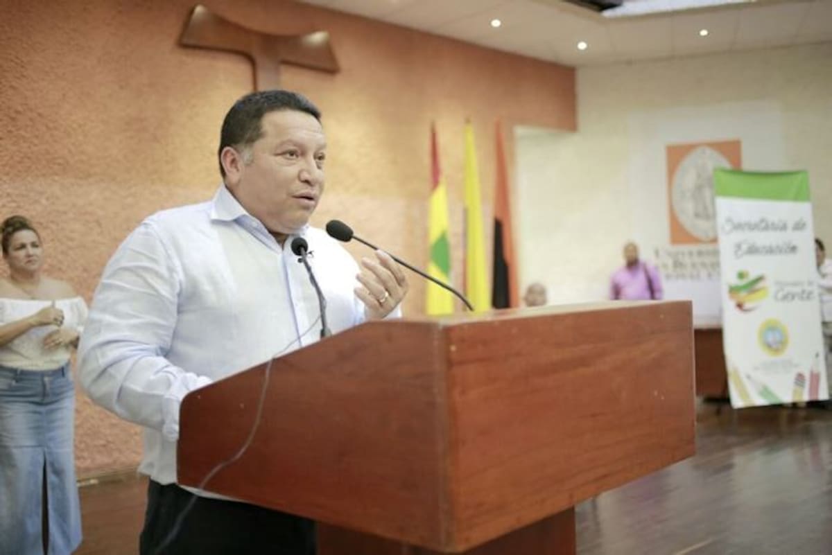 Manolo Duque aseguró que el programa "Ser pilo va" beneficiará a los mejores estudiantes de Cartagena. Cortesía.