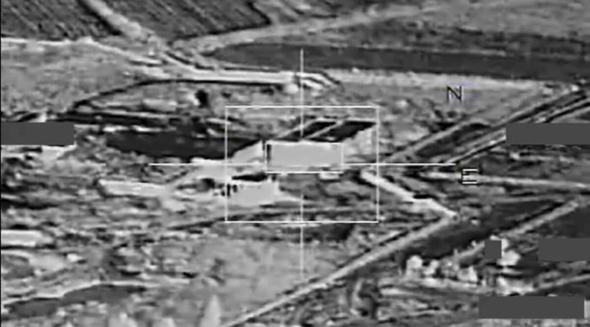 Una imagen tomada de un video muestra aviones de combate franceses bombardearon sitios operacionales en Siria bastión del Estado Islámico Raqa. Foto: AFP