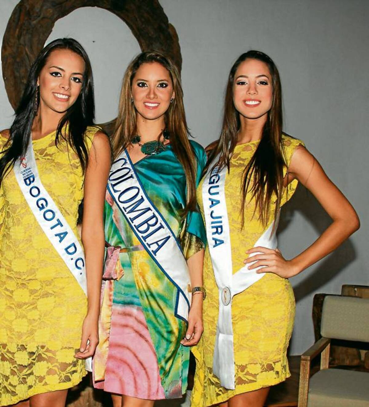 Loly Fuentes, de Bogotá; la Señorita Colombia, Daniella Álvarez Vásquez; y Daniela Vega, de Guajira.