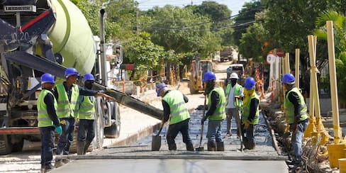 ¡Llegó el concreto! Trabajos en la calle de La Lengua avanzan a buen ritmo