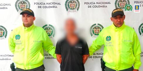 A la cárcel hombre que roció con gasolina a su esposa y le quemó la casa