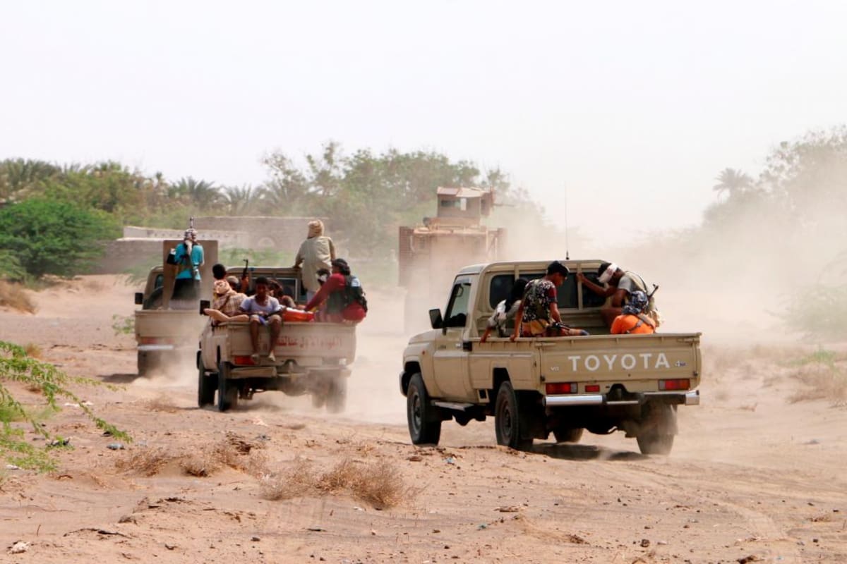 Rebeldes yemeníes atacan aeropuerto en Arabia Saudí