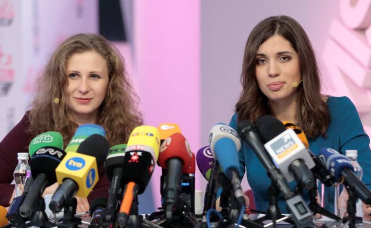 Las Pussy Riot recién liberadas: Nadezhda Tolokonnikova (derecha) y Maria Alekhina . AP Ivan Sekretarev