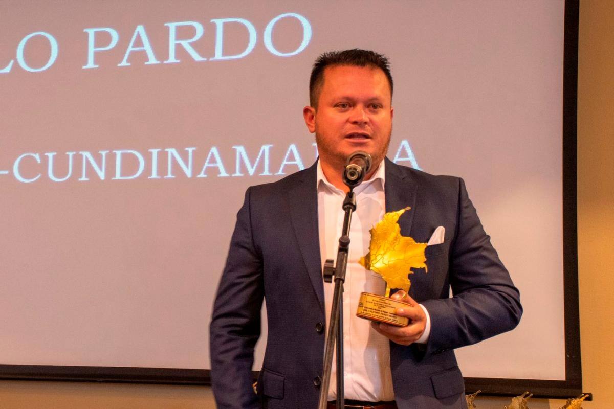 Abren investigación contra un alcalde en Cundinamarca acusado de violación