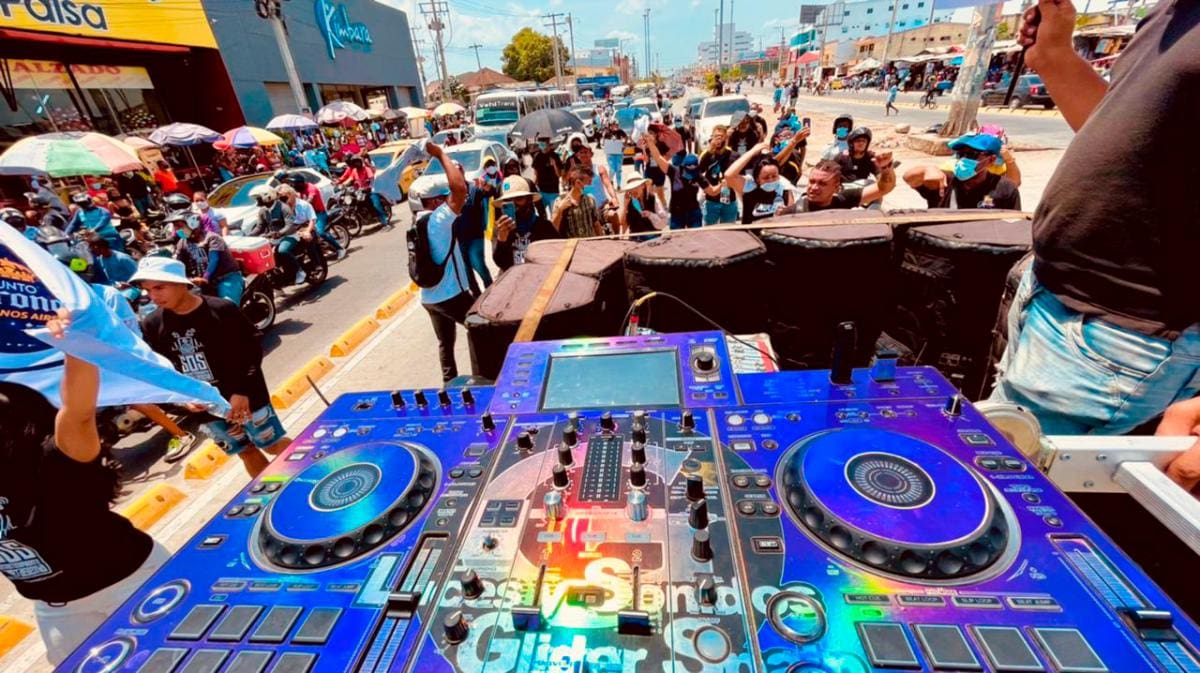El recorrido fue acompañado de música. // Nayib Gaviria