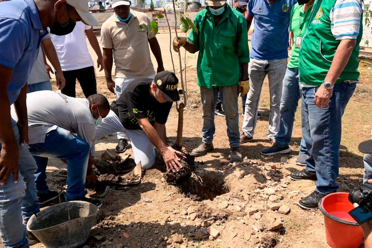 Recuperan parque Los Luceros de Martínez Martelo
