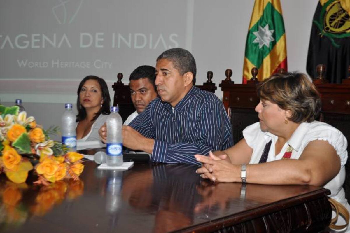 Se hizo el lanzamiento del proyecto La Ruta Democrática y del Buen Gobierno, por parte del director de la Escuela de Gobierno, Ramiro Cuadro García. Cortesía