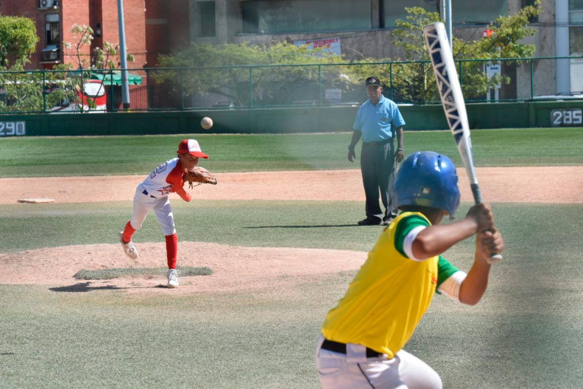 Copa La Candelaria: Bolívar, a palo limpio, no da tregua