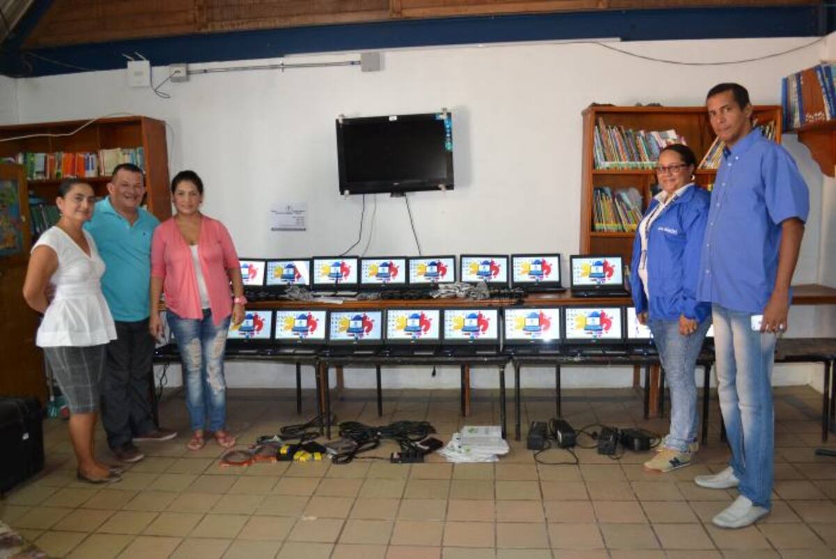 Serán muchas las personas que no tienen computadores y que se podrán beneficiar con esta entrega. CORTESÍA