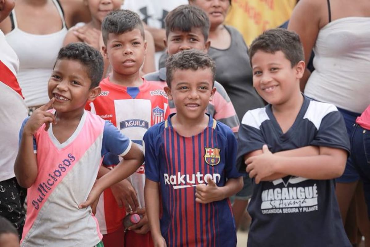 Con la cancha se beneficiarán los niños de la comunidad. CORTESÍA