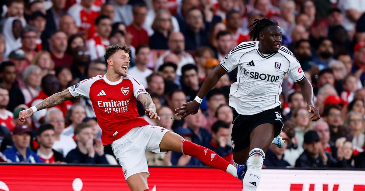 Arsenal does its thing and remains at the top in the Premier League