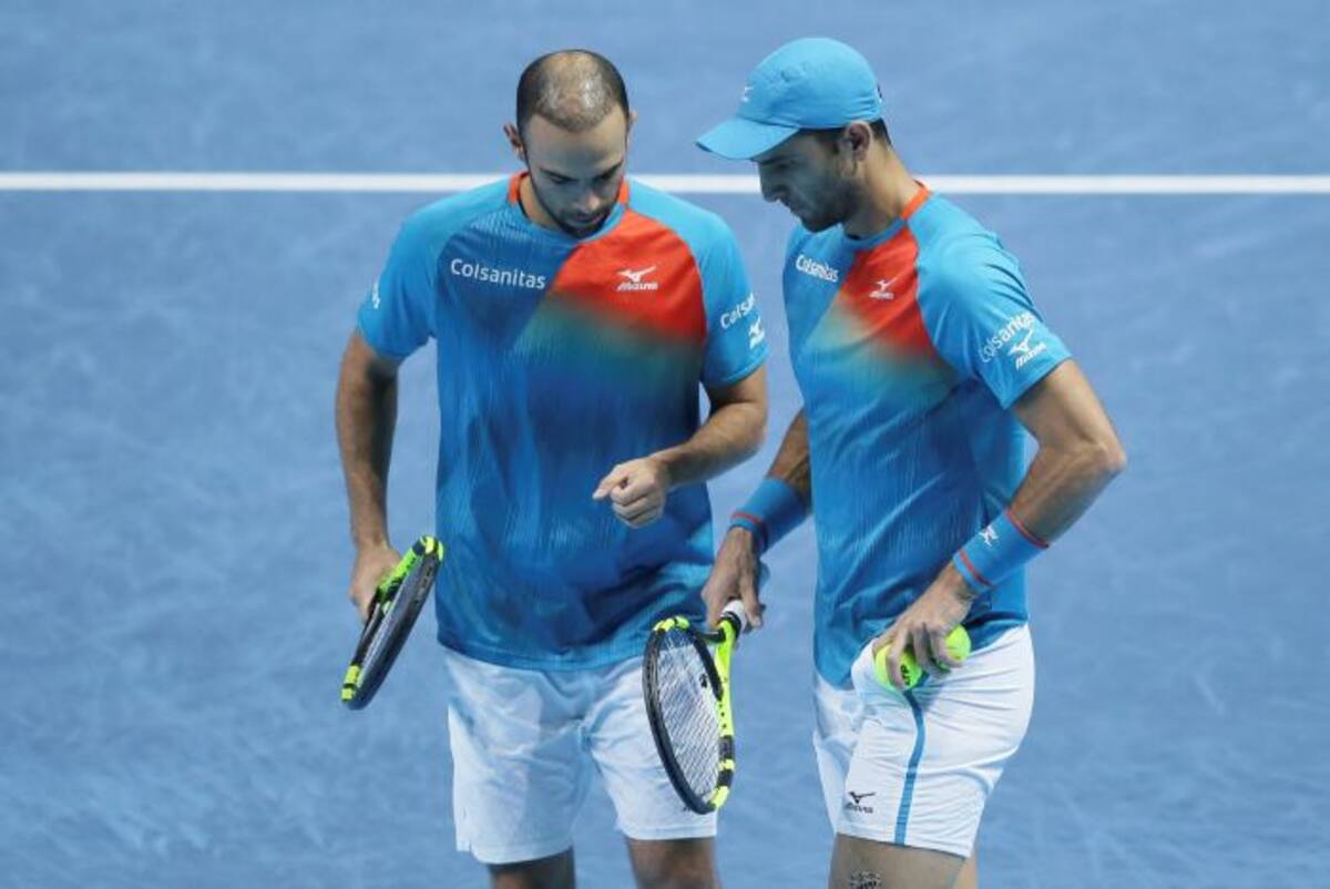 Punto final para la temporada 2018 de los colombianos Juan Sebastián Cabal y Robert Farah (Equipo Colsanitas, Babolat) luego de caer este sábado en las semifinales del Torneo de Maestros. AP.