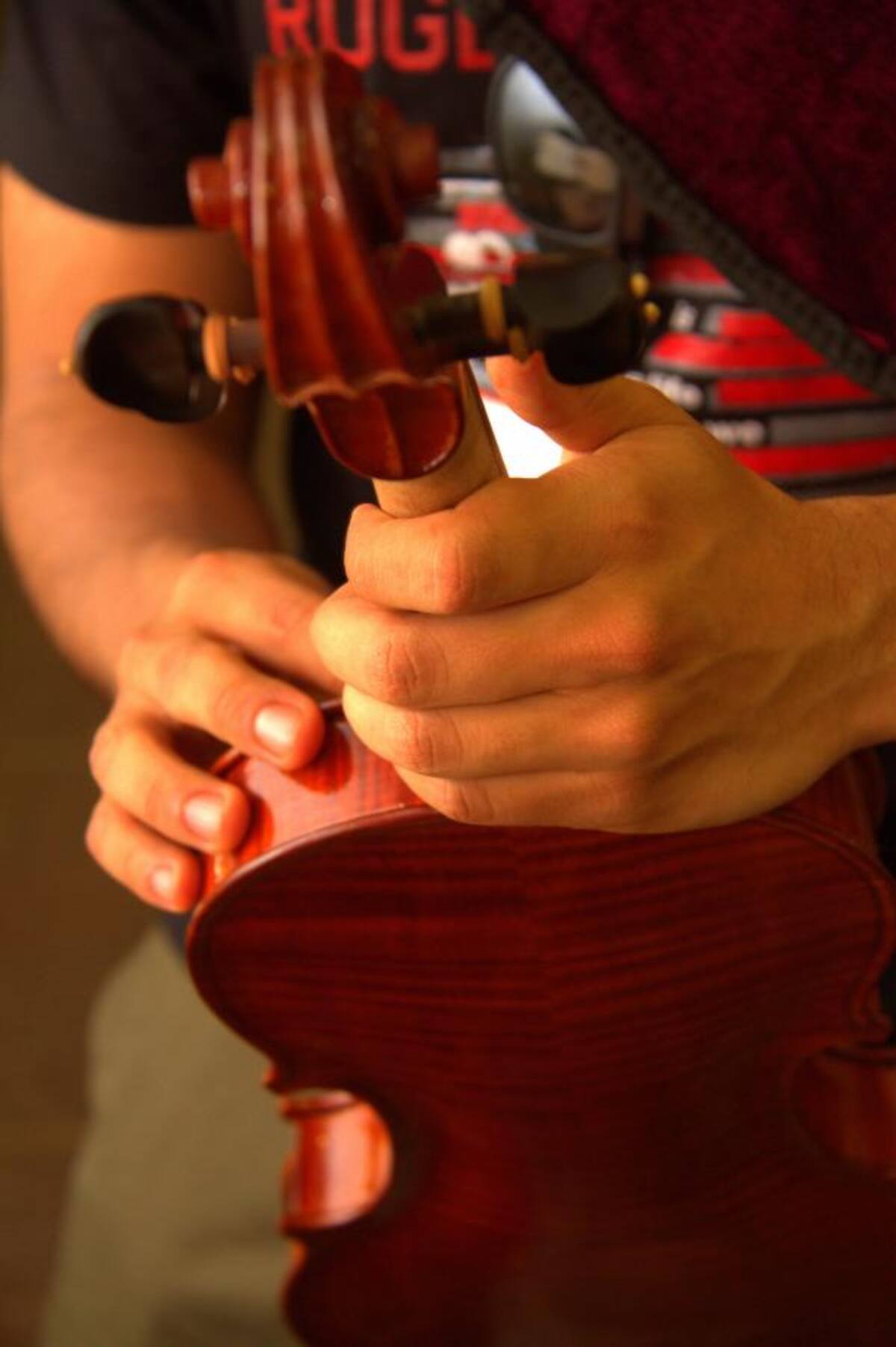 Se trata de una muestra inédita de instrumentos musicales que reune a destacados constructores y artesanos italianos. // Luis Herran