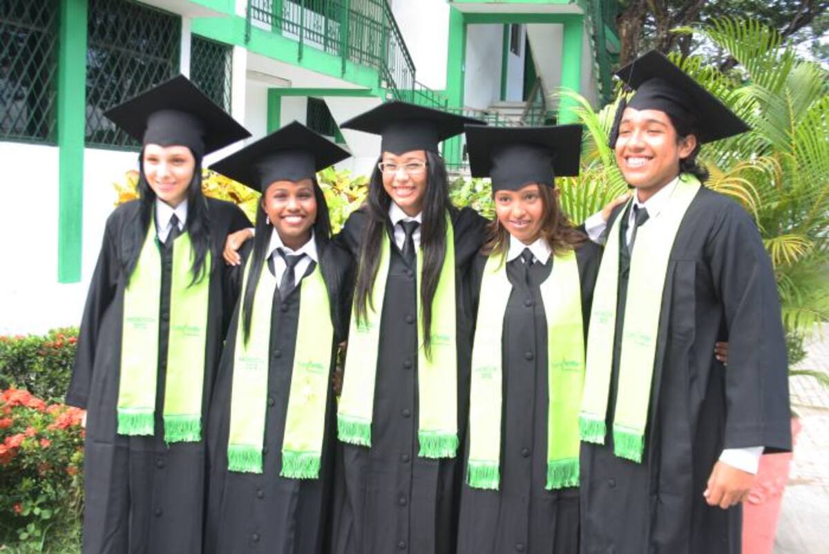 Paula Navarro, Veronica Galvis, Roxana Rodriguez, Carla Ospino, Camilo Orozco. CORTESÍA