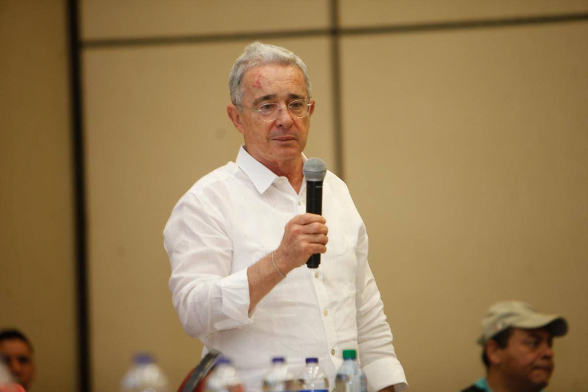Esto fue lo que pidió Álvaro Uribe para la reforma de la salud