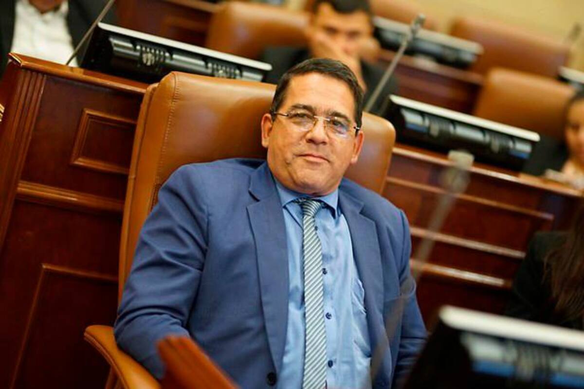 Partidos de Gobierno critican duramente al ministro de Agricultura