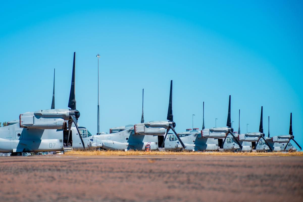 Avión de la Marina se estrelló en Australia: hay 8 heridos y 3 muertos