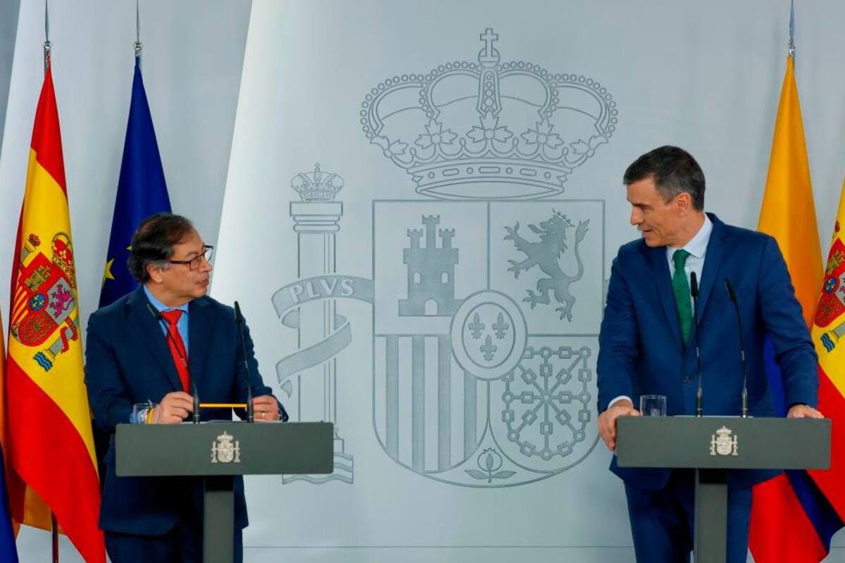 Petro se solidariza con Pedro Sánchez: “la extrema derecha busca destruir su familia”