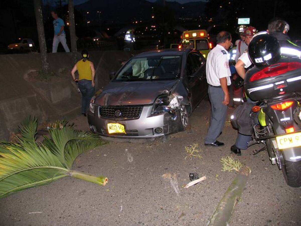 Por razones que se desconocen, el técnico de Fútbol Francisco 'Pacho' Maturana se accidentó hace pocos minutos en su automóvil particular COLPRENSA