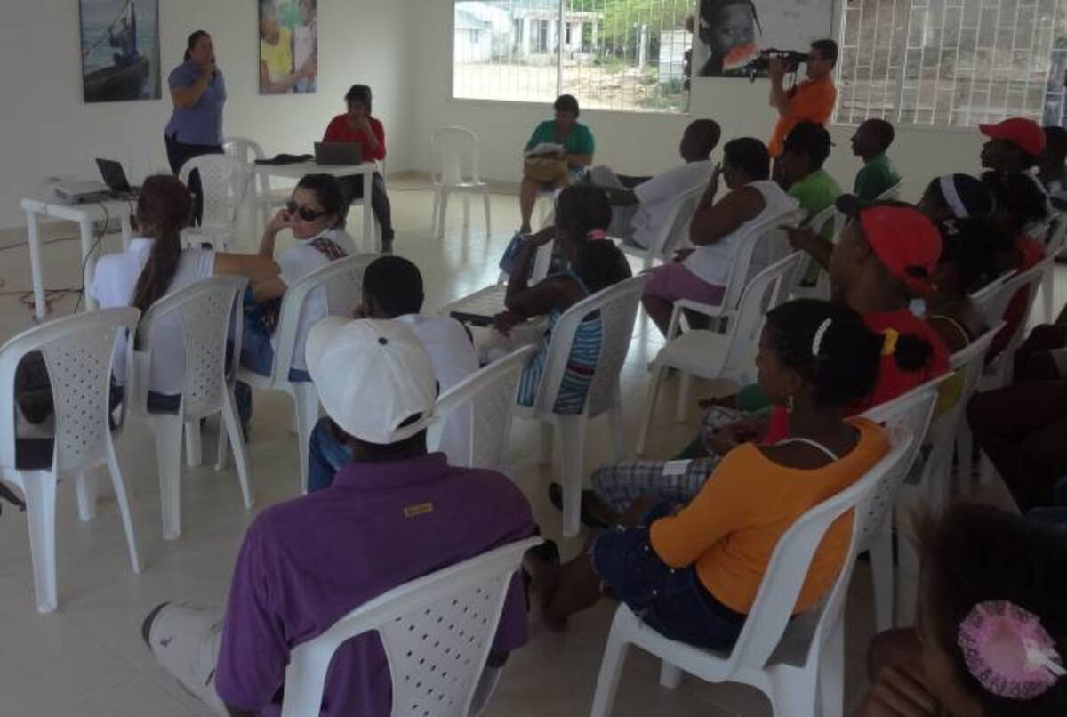 Clara Calderón, directora de Valorización se reunió con las comunidades de Ararca, Pasacaballos, Santa Ana y Barú. cortesía