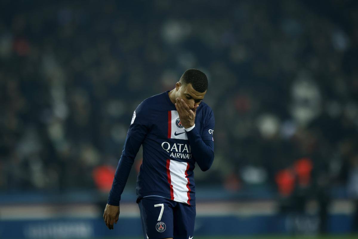 Crisis del PSG en Francia jugaría a favor de un colombiano