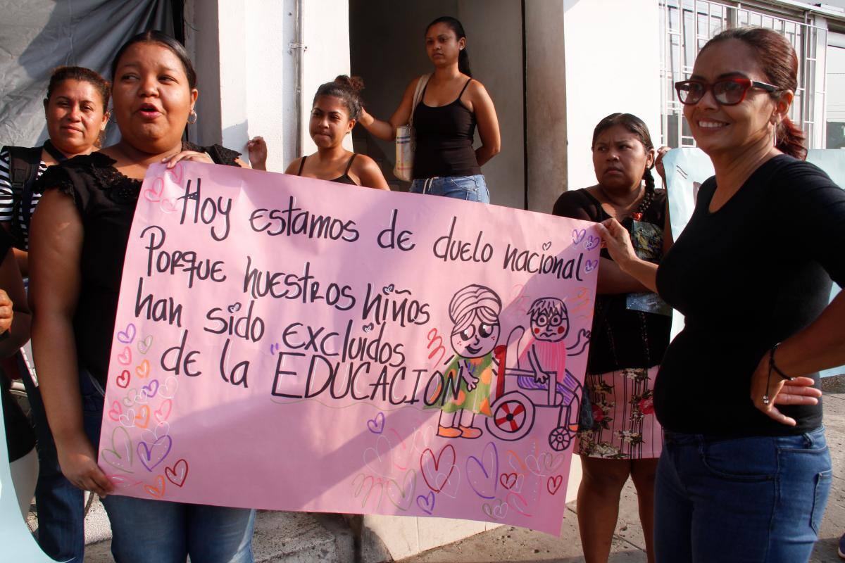 Más de 300 niños se quedarán sin estudiar