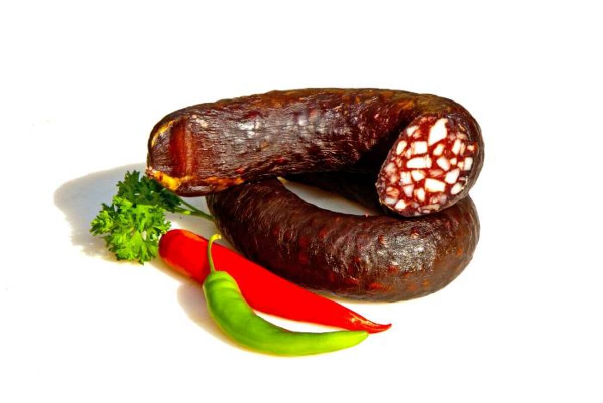 La morcilla, el hígado y el caldo de pajarilla, son los alimentos que más contienen hierro. 123 ROYALTY FREE