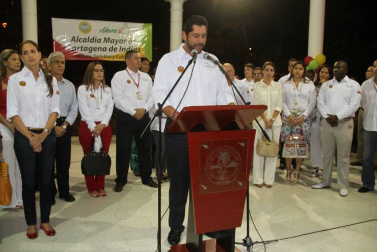 El alcalde estuvo junto a su gabinete invitando al disfrute del parque. Zenia Valdelamar