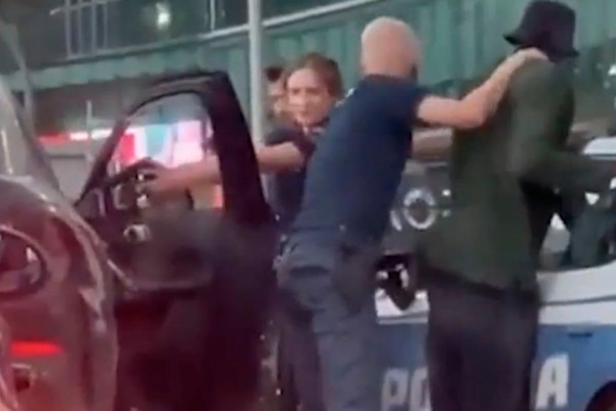 Video: Situación insólita para un futbolista del Milán que fue detenido a punta de pistola