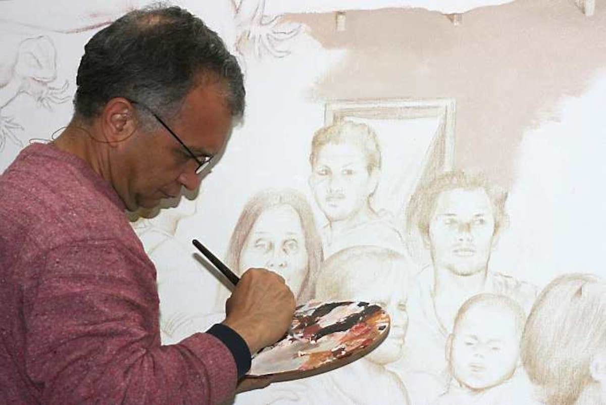 El artista mientras forjaba sus Cuadros Vivos.