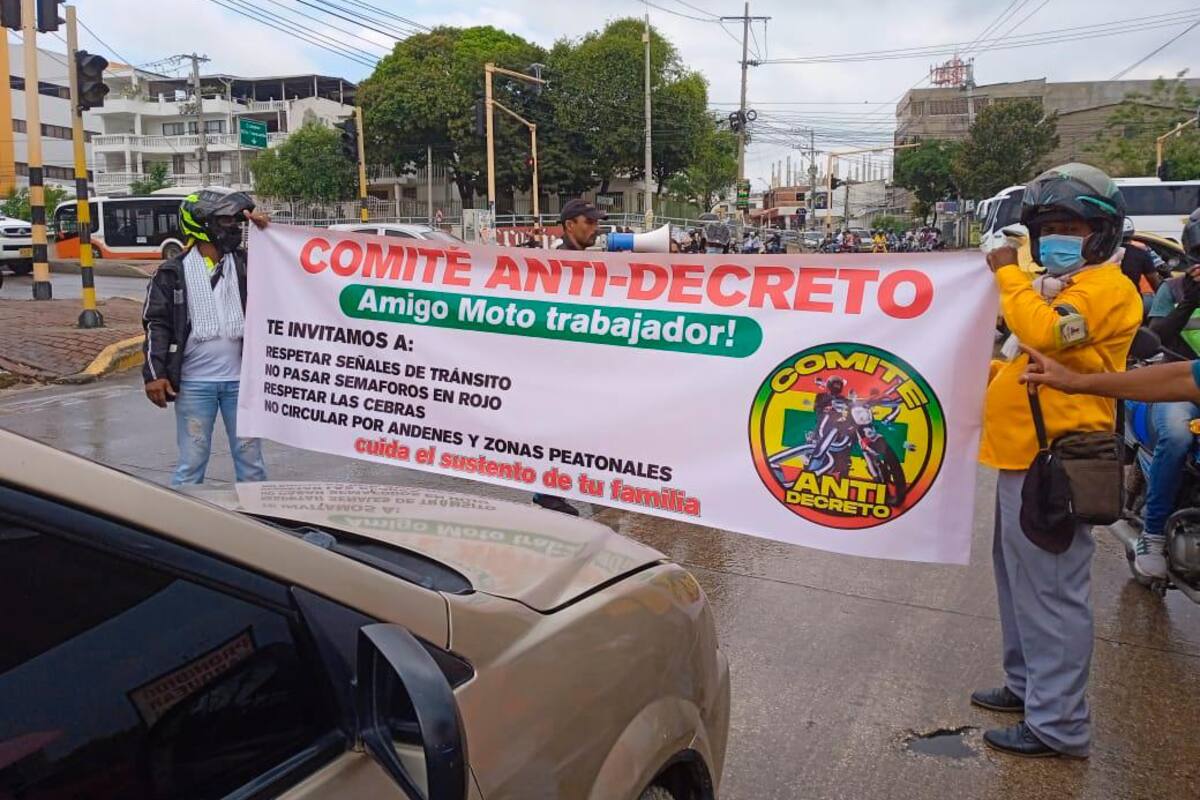 Comité de mototaxistas realiza campaña de seguridad vial