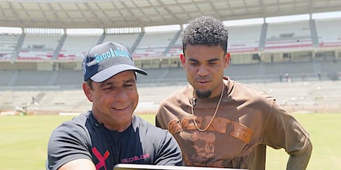 Alcalde Char mostró a Luis Díaz cómo serán las nuevas luces del Estadio Metropolitano