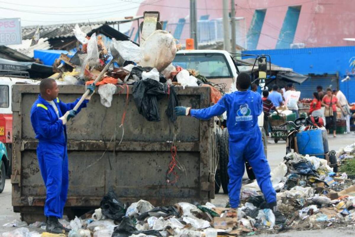 Urbaser pide a los ciudadanos respetar los horarios y frecuencias de recolección de basuras, para lograr entre todos un ambiente saludable.