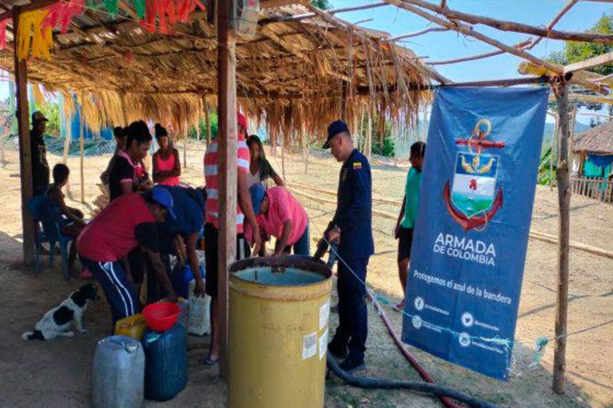 Armada nacional entregó más de 200 mil litros de agua potable en Sucre y Córdoba