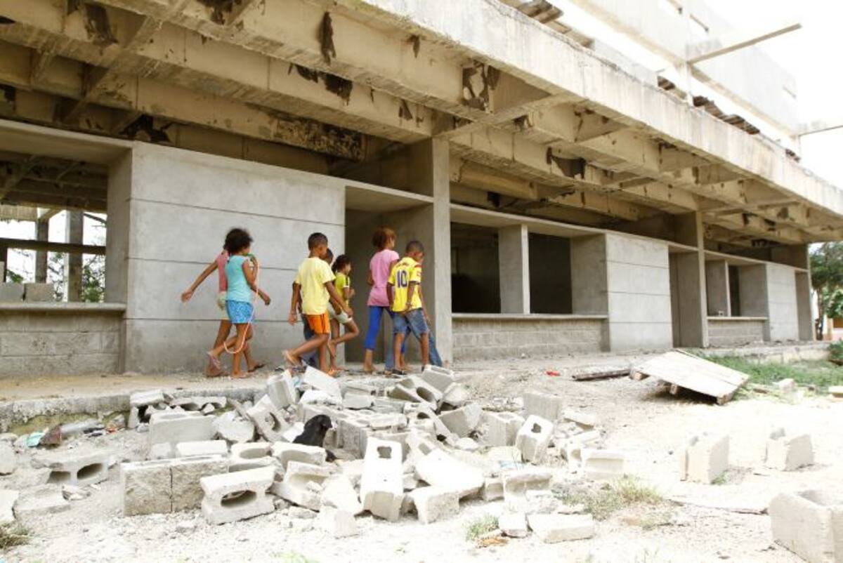 En el mismo contrato incumplido en Ballestas, también se contempló la reconstrucción de una escuela en Mompox, obras que tampoco terminaron. Julio Castaño-El Universal