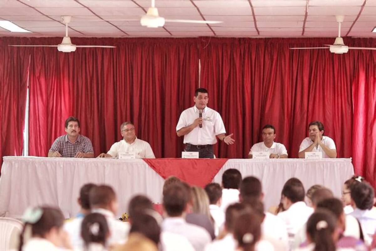 En el primer día de la Cumbre de Alcaldes convocada por el gobernador Dumek Turbay Paz, se desarrolló un taller. CORTESÍA