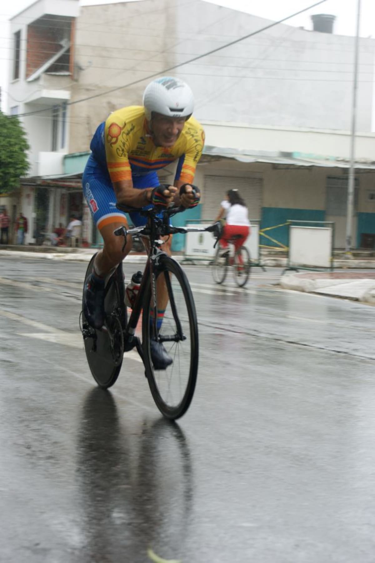 Gabriel “Cacique” Cabrales ganó la medalla de plata en los Nacionales de Ciclismo de Ruta Senior Master.