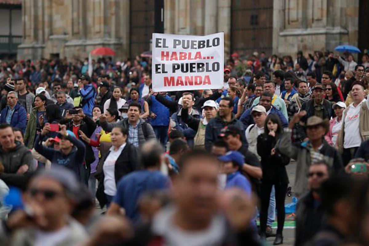 Video: la mujer que llamó ‘estúpidos y vagos’ a los profesores por protestar