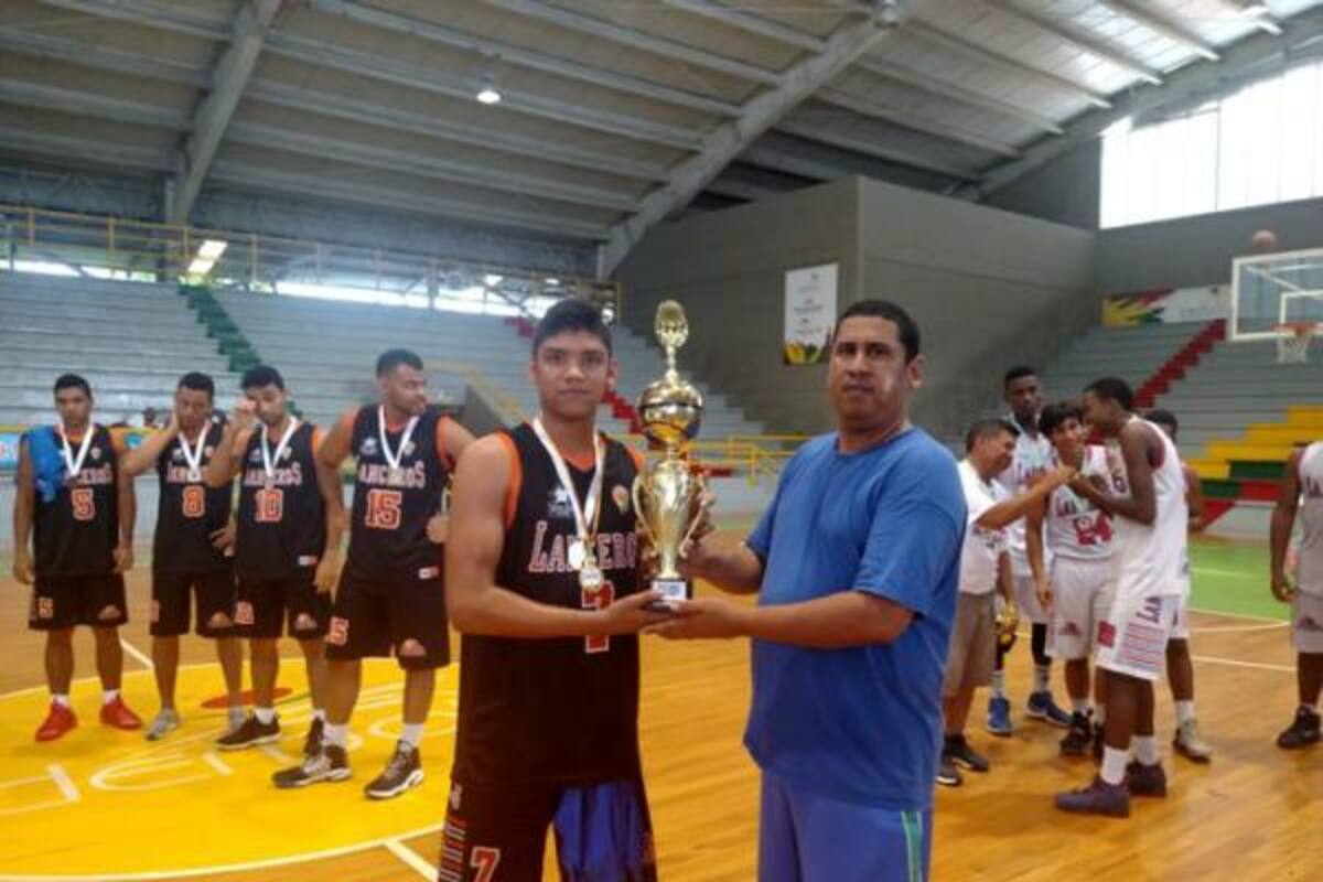Lanceros A y Petroleros, primeros campeones del Departamental de Básquet