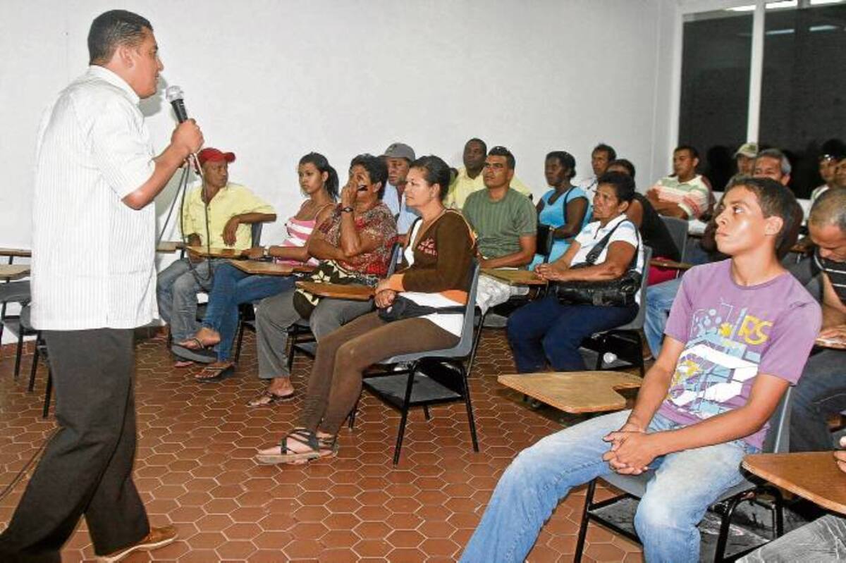 Los vendedores estacionarios se reunieron con funcionarios de la Secretaría del Interior. CORTESÍA/