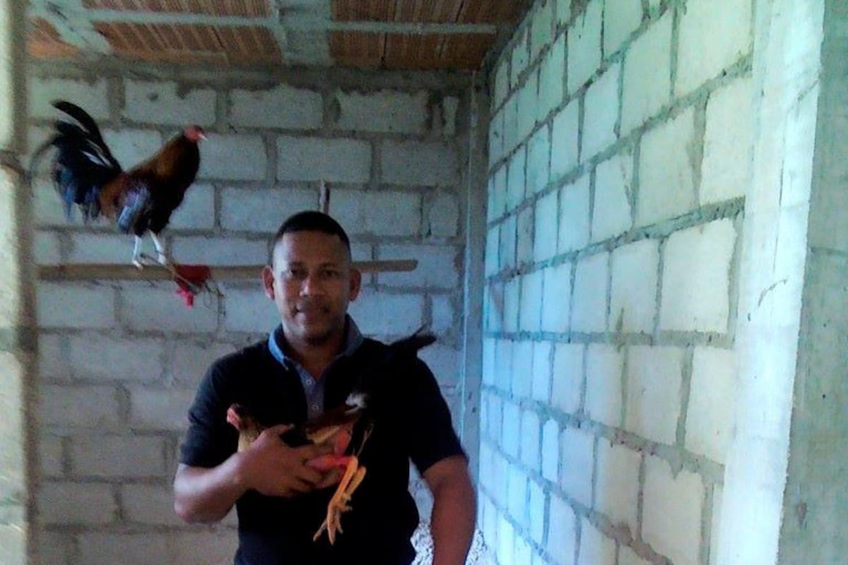 Amante de los gallos se accidentó y murió llegando a su casa en moto
